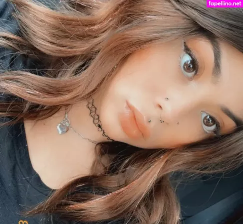 Emilyelixer OnlyFans Thumbnail #p74W2UVHu1