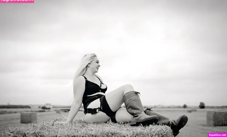 Emilyfa OnlyFans Thumbnail #8tjfrGEeta