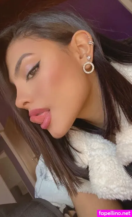 Emilyhottie OnlyFans Thumbnail #QKweoARWNf