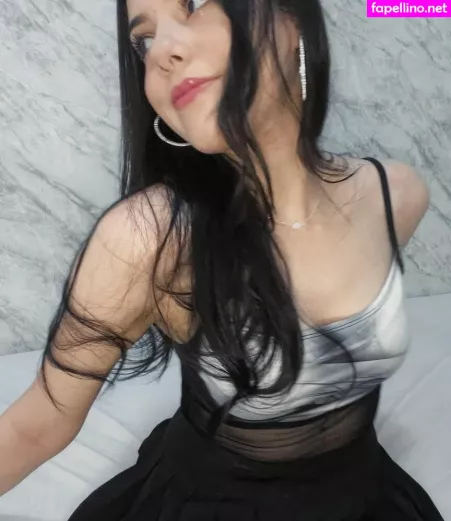 Emilyisredcoat OnlyFans Thumbnail #YhGoEZt63w