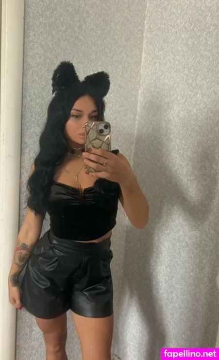 Emilykitty1 OnlyFans Thumbnail #1MUvYtZoB2