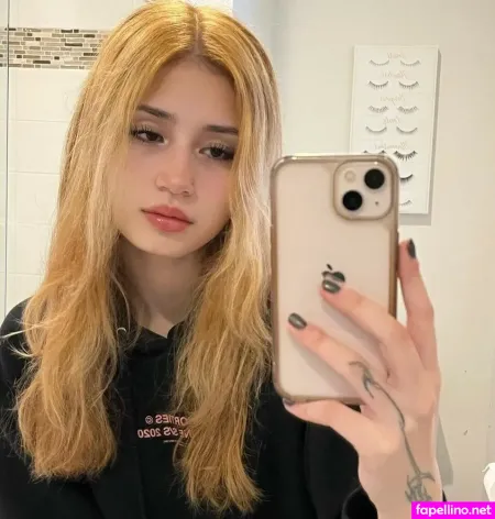 Emilykr0pp OnlyFans Thumbnail #JXHvczPn40