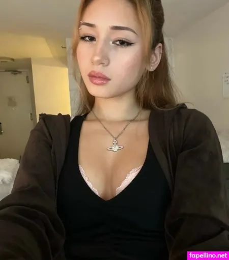 Emilykr0pp OnlyFans Thumbnail #wUdF9wIVyb