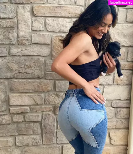 Emilylatifah OnlyFans Thumbnail #er3sWir9aO