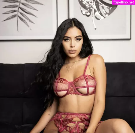 Emilymatutt OnlyFans Thumbnail #U5pQeBaYB5