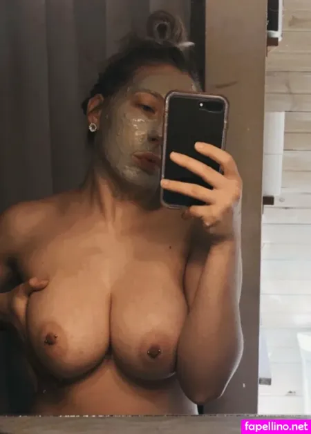 Emilymoon OnlyFans Thumbnail #NqZZpPvmum