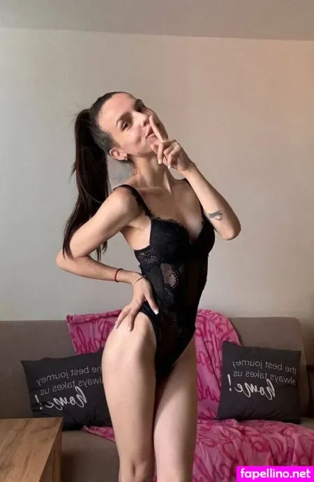 Emilymoore69 OnlyFans Thumbnail #80H6PrOhaN