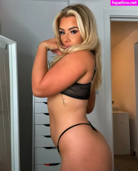 Emilymrlor OnlyFans Thumbnail #Dfq6PHNGBj