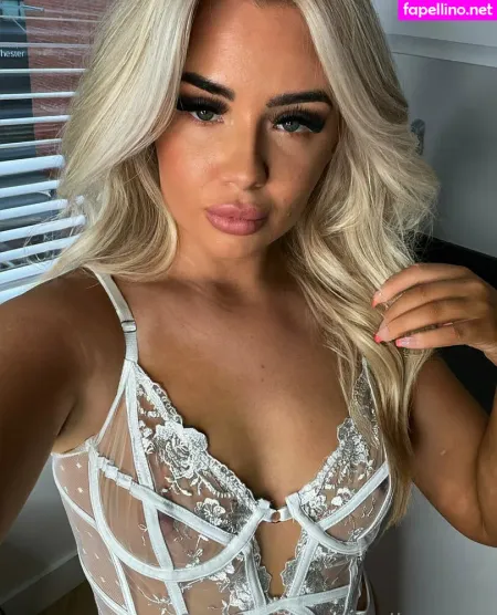Emilymrlor OnlyFans Thumbnail #bvYlIfpRZE