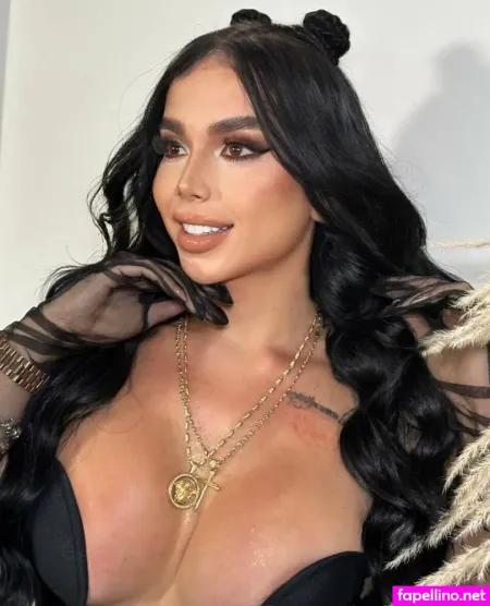 Emilymuneton OnlyFans Thumbnail #Oz4xoqcEri