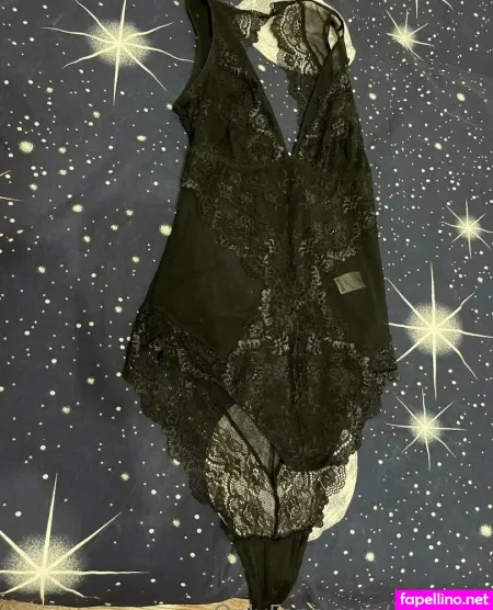 Emilyon OnlyFans Thumbnail #I95HPVAZco