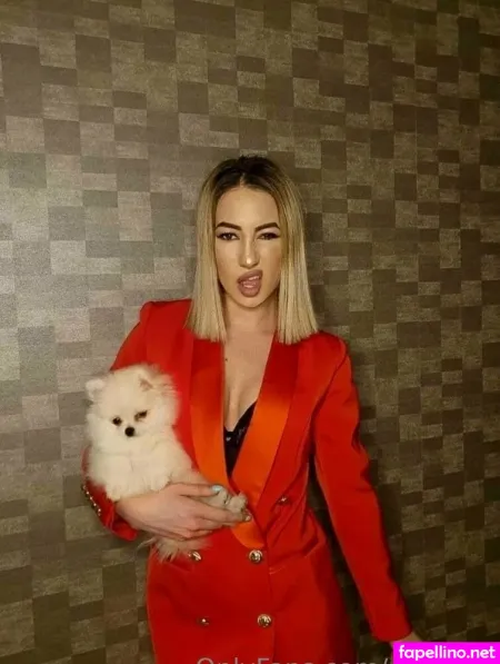 Emilyon OnlyFans Thumbnail #cBUZ5XJCLI