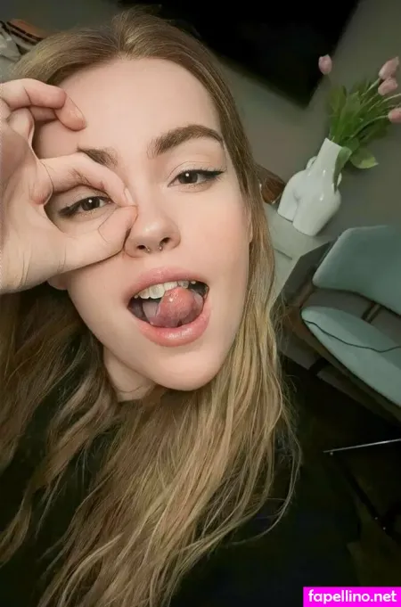 Emilyonepleasure OnlyFans Thumbnail #1CVb6BhTJy