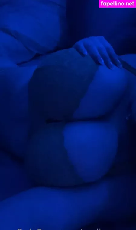 Emilypagee OnlyFans Thumbnail #VTWLaRT0dk