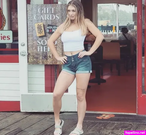 Emilyrvip OnlyFans Thumbnail #FwnadBA9Jv