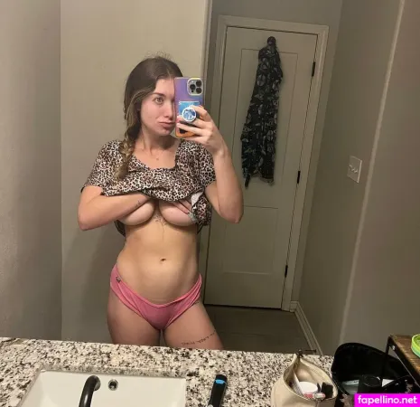 Emilyrvip OnlyFans Thumbnail #oW5bDoyro1