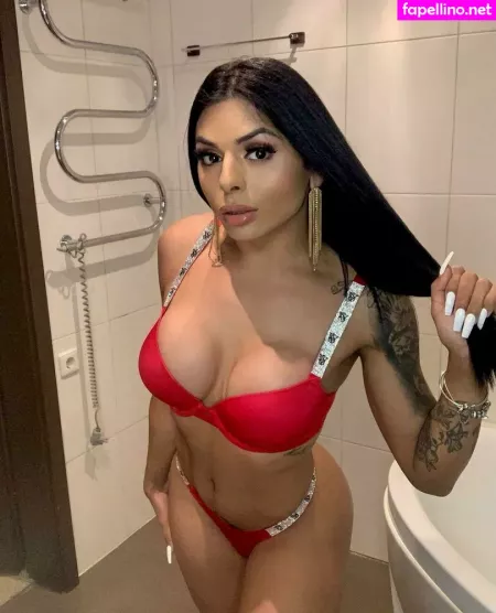 Emilysales19 OnlyFans Thumbnail #W5KbZo7rhk