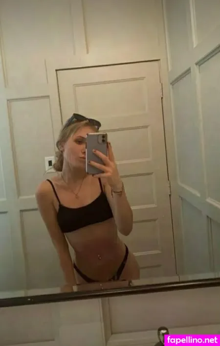 Emilytaylorxxx 2 OnlyFans Thumbnail #2ToyZErF9o