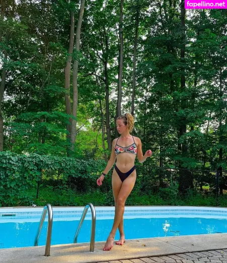 Emilythankyounext OnlyFans Thumbnail #BrOlBGAJnT