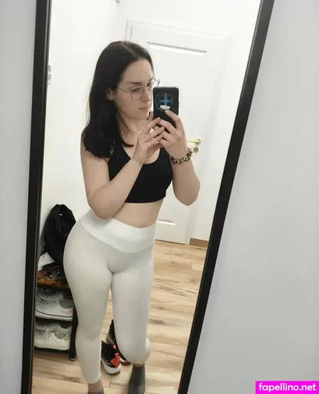 Emilytoh25 OnlyFans Thumbnail #8y8R7FeKNS