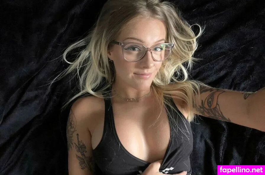 blinkoneeightyhoe, emilytokes Nude Leaked OnlyFans Photo #l97ADAs1CI