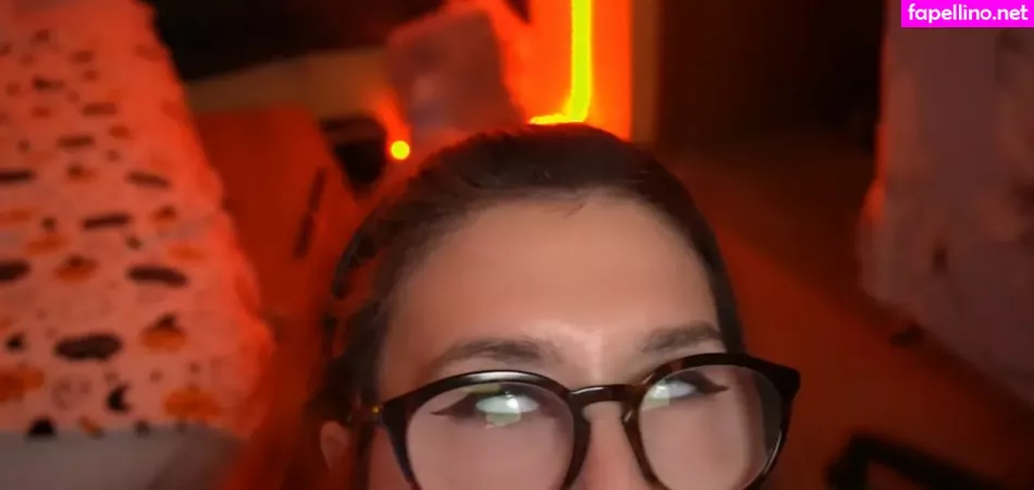 Emilyuwo OnlyFans Thumbnail #LcuFy8VnDN