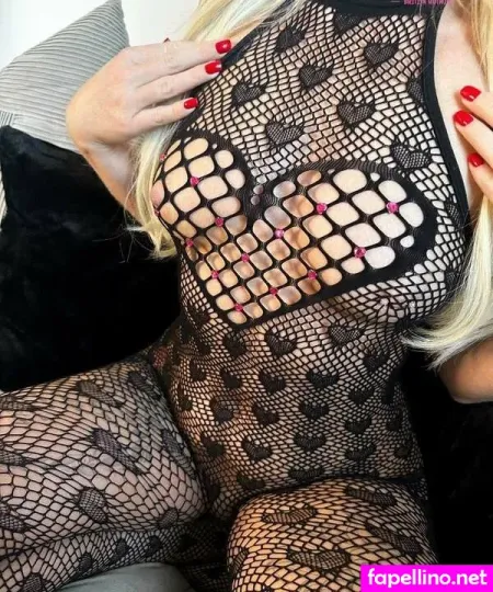 Emilywaltersxo OnlyFans Thumbnail #oEok7mbk19