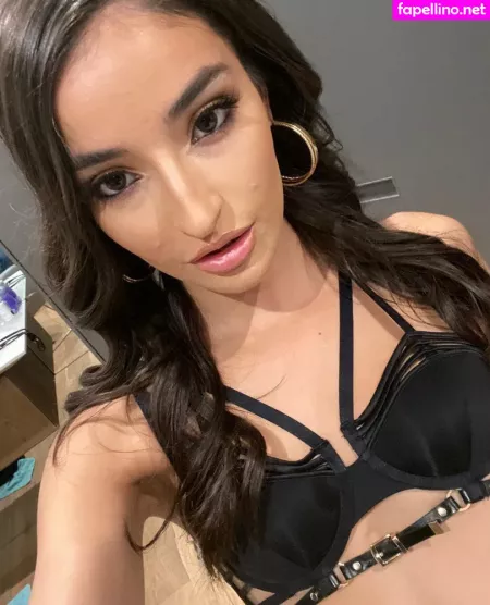 Emilywillisxx OnlyFans Thumbnail #B18tmPh5fZ