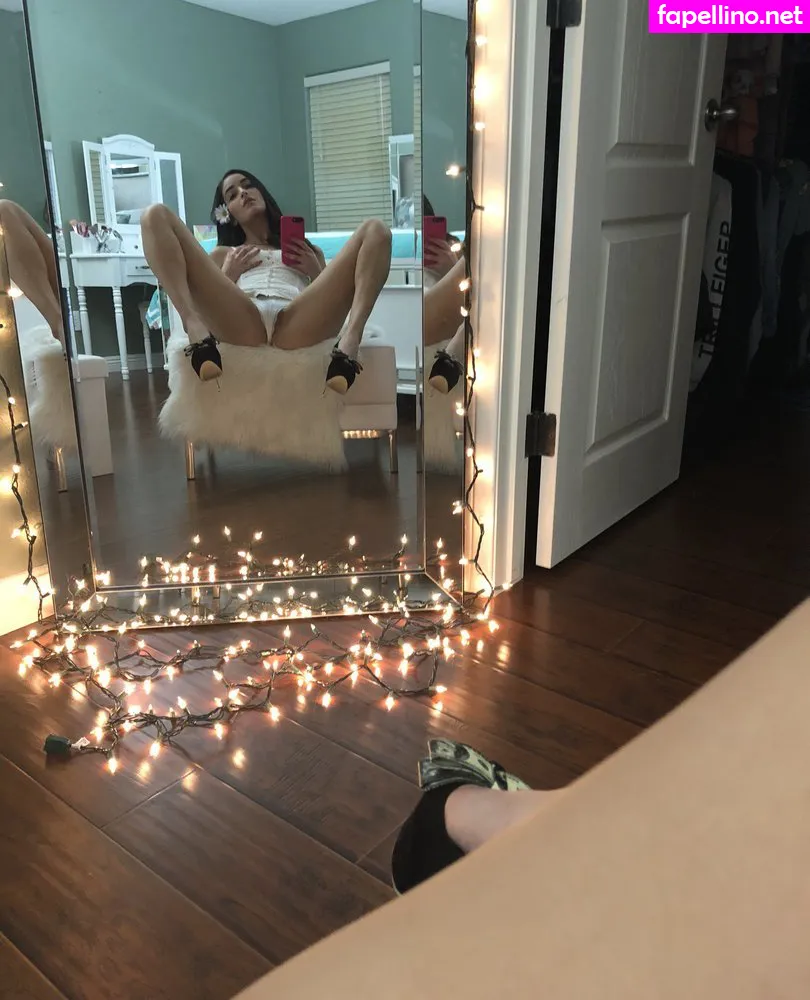 Emilywillisxx Nude Leaked OnlyFans Photo #CwybVX8pHP