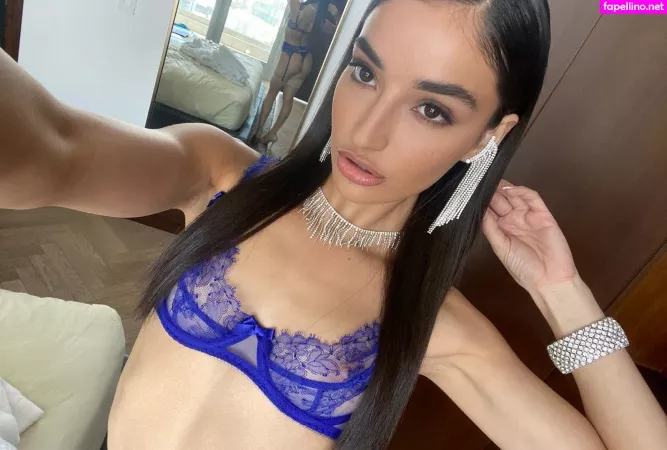 Emilywillisxxx OnlyFans Thumbnail #IzcKzhUNnV