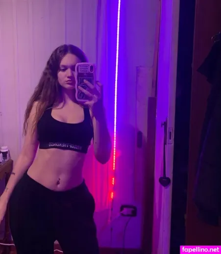 Emilyxflowers OnlyFans Thumbnail #pKQiW6KoMG