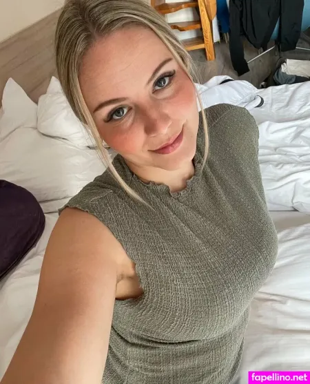 Emilyy Parker OnlyFans Thumbnail #1PZ4xxvEsC