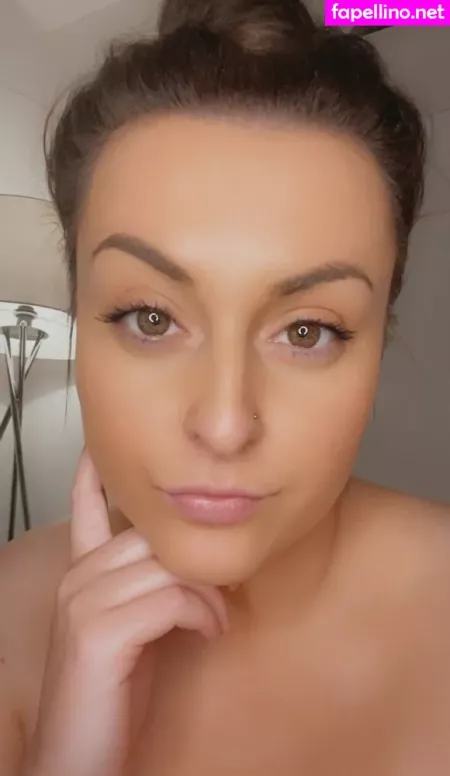 Emilyy Rosee OnlyFans Thumbnail #0tNdJib8FJ