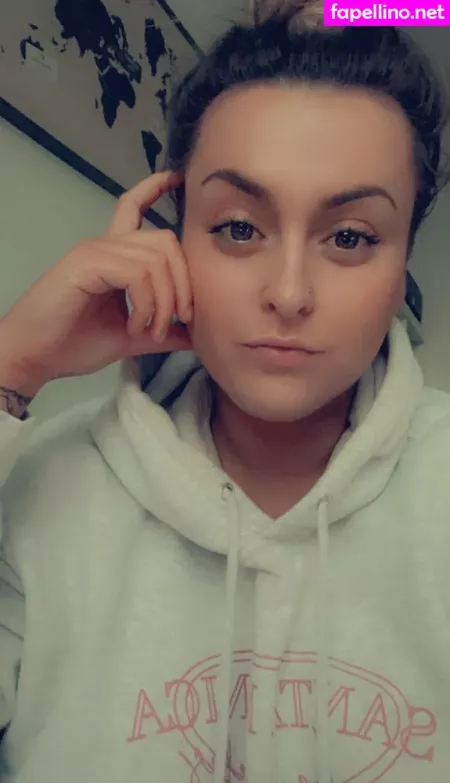 Emilyy Rosee OnlyFans Thumbnail #JiB4G9c0zB