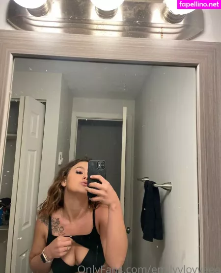 Emilyylovveee OnlyFans Thumbnail #qqT0bvUoTN