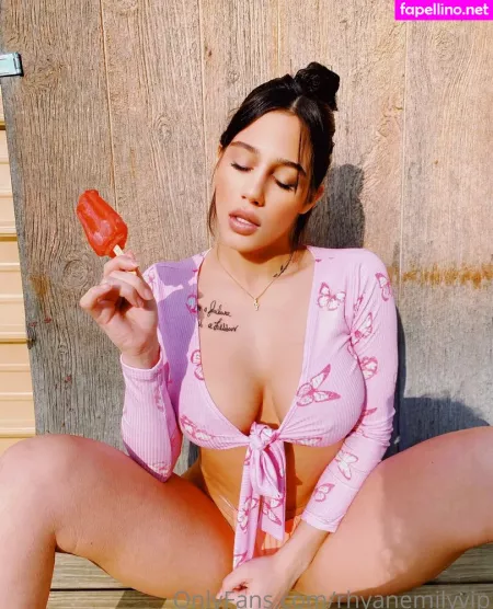 Emilyywild1 OnlyFans Thumbnail #DGZ1wnmnHB