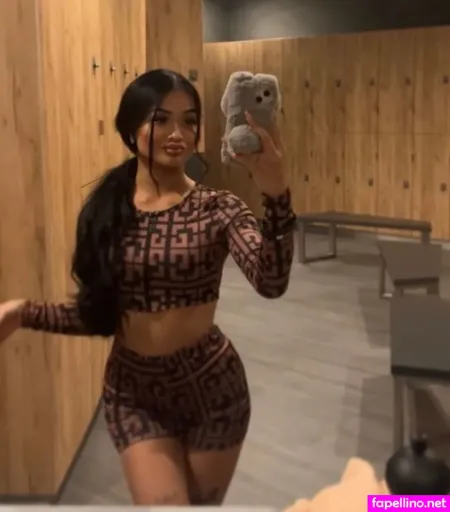 Eminedere OnlyFans Thumbnail #59vf3yoLIU