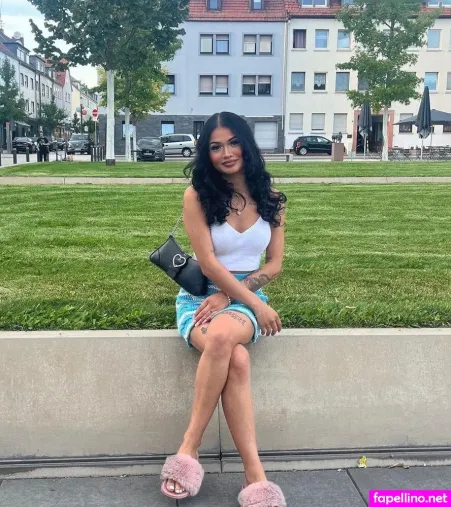 Eminedere OnlyFans Thumbnail #X2DxJRBB00