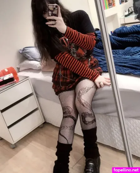 Emitriz OnlyFans Thumbnail #DCmEOHoznx