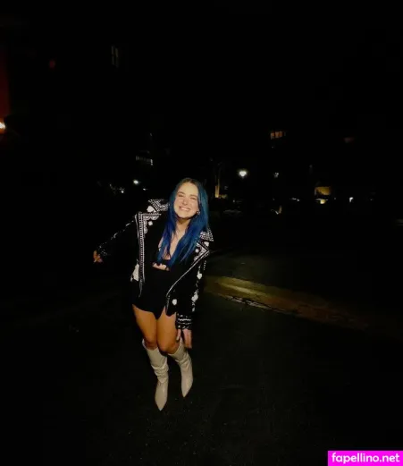 Emlyn OnlyFans Thumbnail #eINBTzb2fs