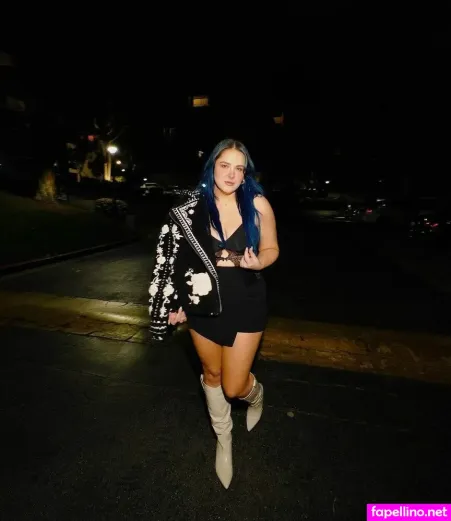 Emlyn OnlyFans Thumbnail #ykCakANbL2