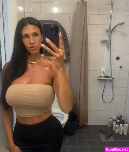 Emma Almp OnlyFans Thumbnail #00AvlO3HwE