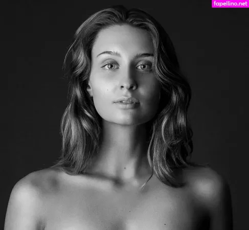 Emma Amelia 1 OnlyFans Thumbnail #7bQmfmlDNm