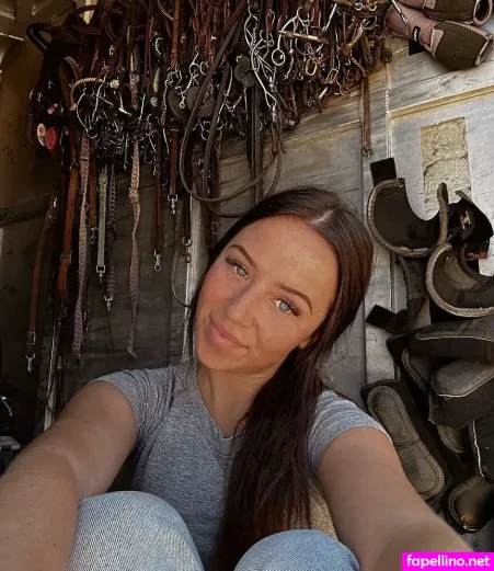 Emma Apel OnlyFans Thumbnail #0dzzbPxl09