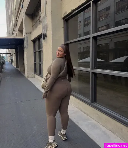 Emma Arletta OnlyFans Thumbnail #6REdS1yU5O