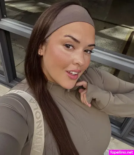 Emma Arletta OnlyFans Thumbnail #o1cbyGxkLZ