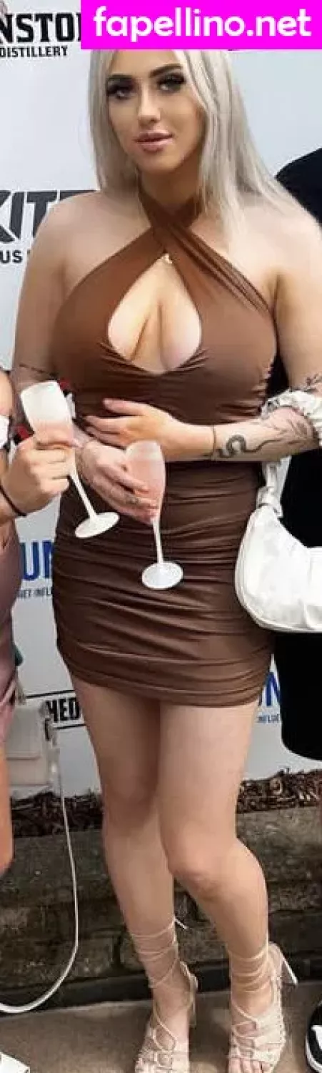 Emma C OnlyFans Thumbnail #Miak01Fm3Y