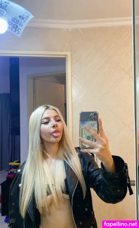 Emma Carrie Main Profile Photo