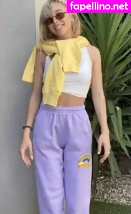 Emma Chamberlain OnlyFans Thumbnail #1Bpg2mph5N