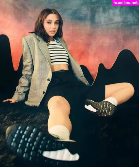 Emma Chamberlain OnlyFans Thumbnail #bXDCzRwvE8